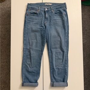 Classic Denim Women's Cropped Jeans